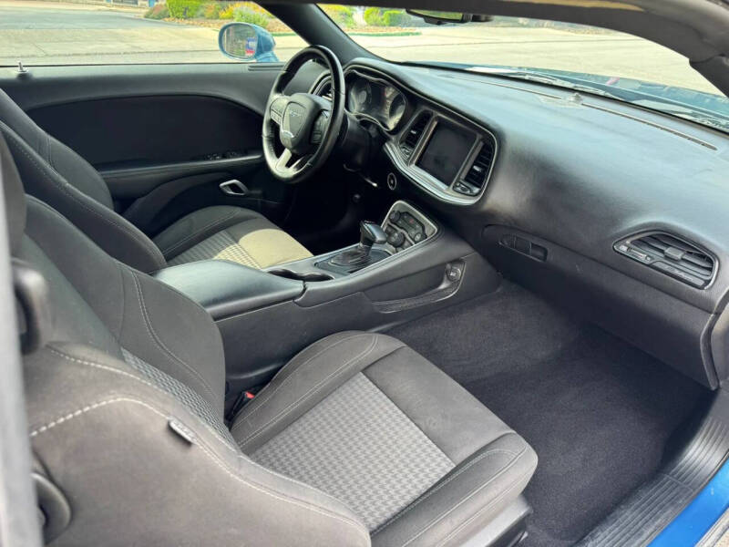 2020 Dodge Challenger SXT