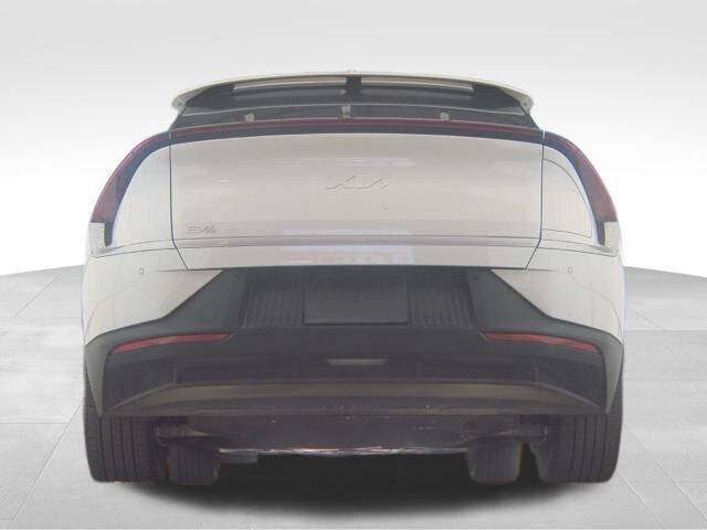 2024 Kia EV6 Light