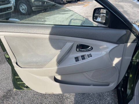 2010 Toyota Camry LE