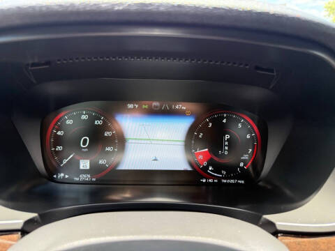 2017 Volvo S90 T6 Momentum