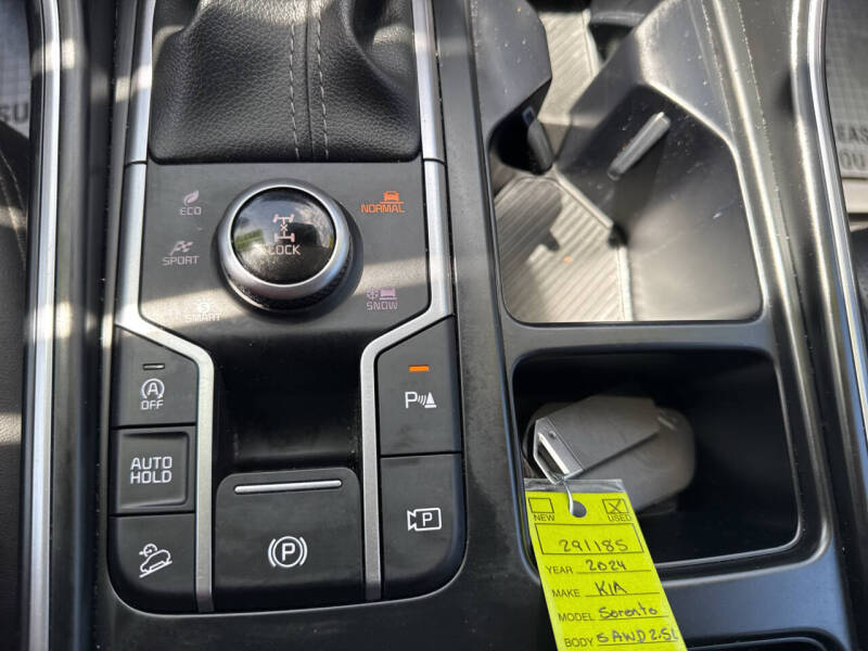 2024 Kia Sorento S