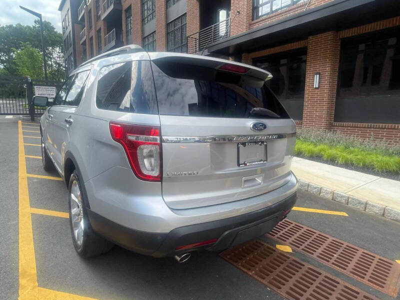 2011 Ford Explorer Limited photo 12