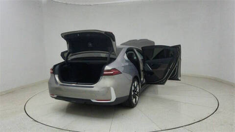 2025 BMW 5 Series 530i