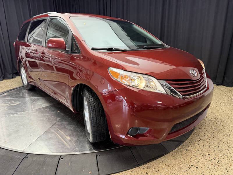 2017 Toyota Sienna LE 8-Passenger