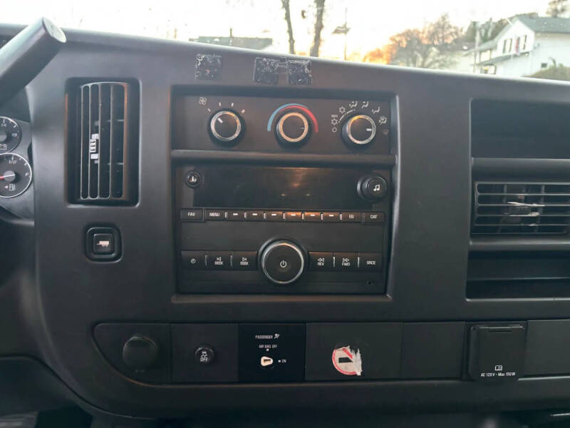 2017 GMC Savana 2500