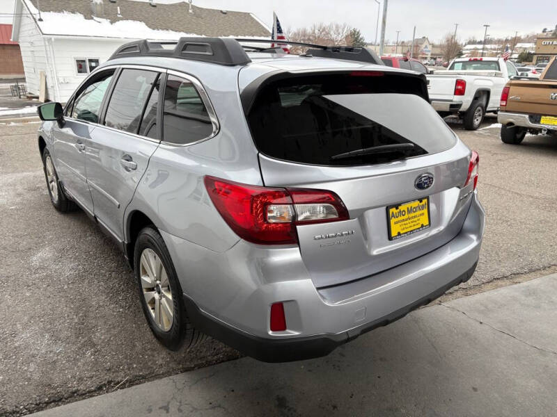 2015 Subaru Outback null photo 8