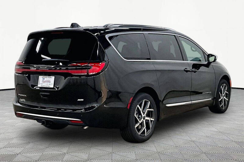 2027 Chrysler Pacifica Pinnacle