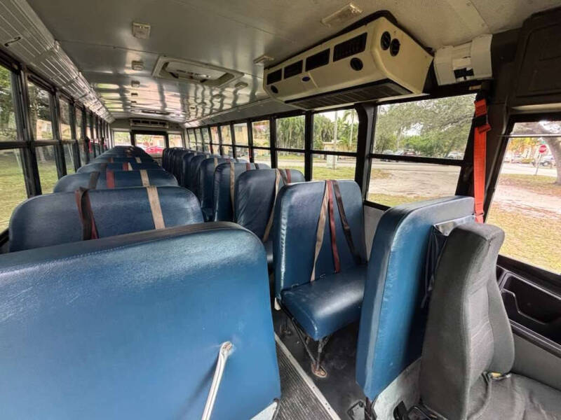 2009 Freightliner Thomas Safeliner