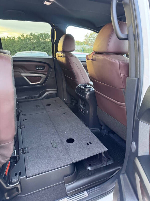 2023 Nissan Titan Platinum Reserve