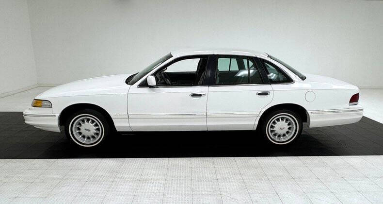 1997 Ford Crown Victoria LX