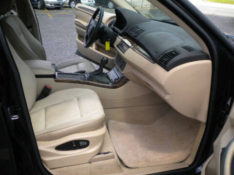 2004 BMW X5 3.0i