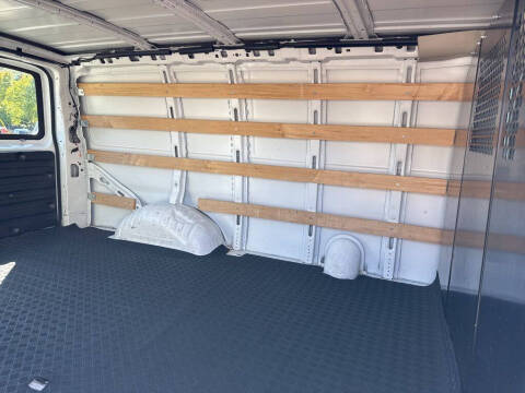 2023 GMC Savana 2500