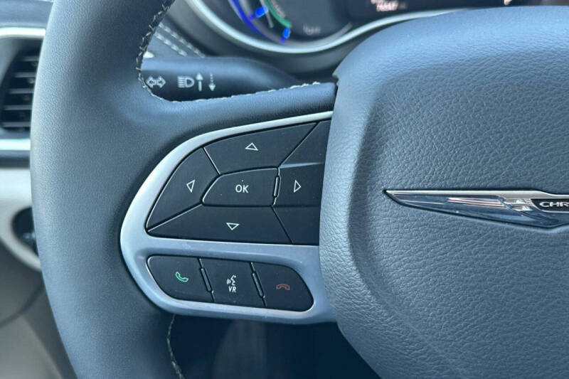 2024 Chrysler Pacifica Plug-In Hybrid Select
