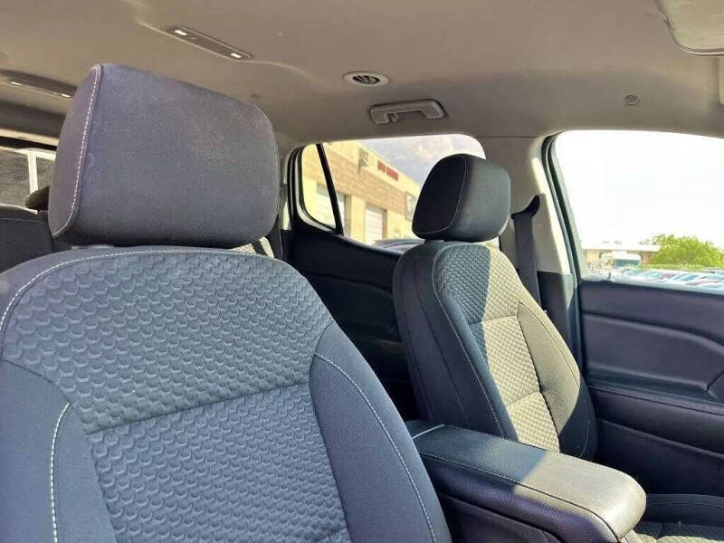 2017 GMC Acadia SLE-2