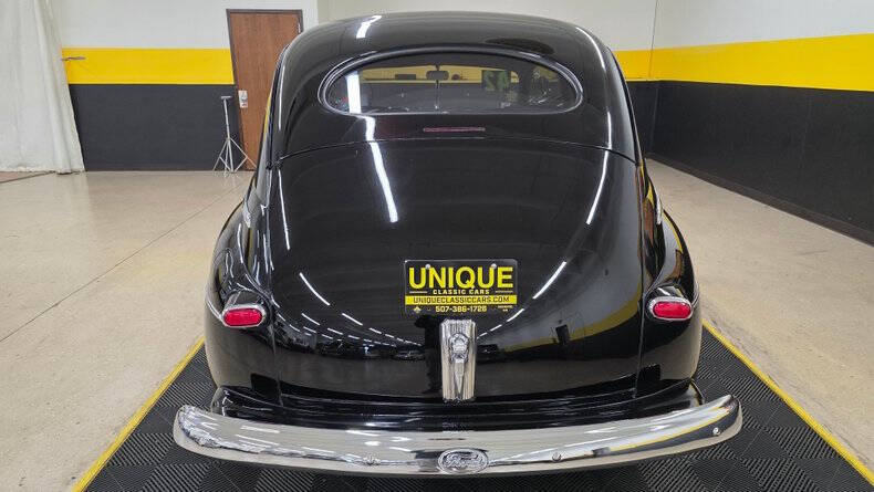 1942 Ford Super Deluxe