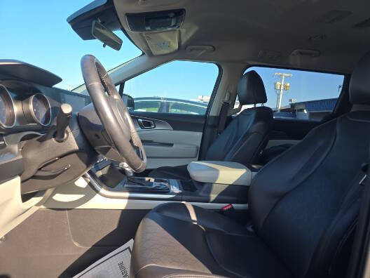 2024 Kia Carnival LX