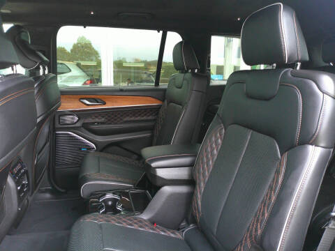 2023 Jeep Grand Cherokee L Summit Reserve