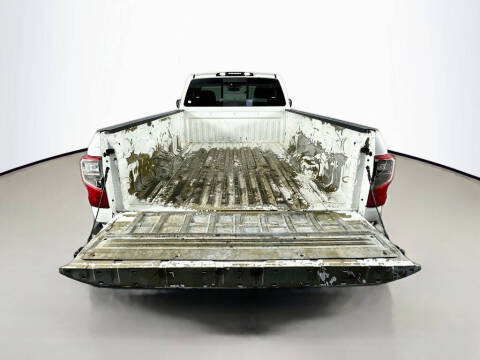 2017 Nissan Titan SV