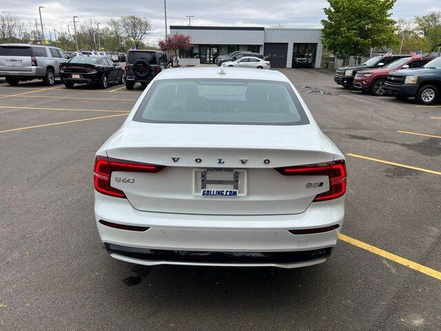 2024 Volvo S60 B5 Plus Dark Theme