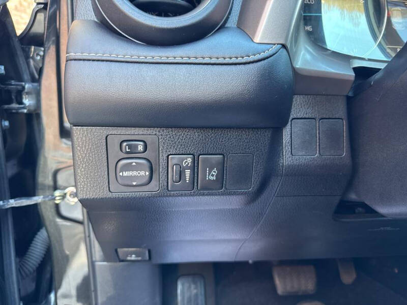 2017 Toyota RAV4 Hybrid XLE