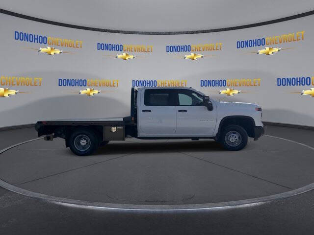 2026 Chevrolet Silverado 3500HD CC Work Truck