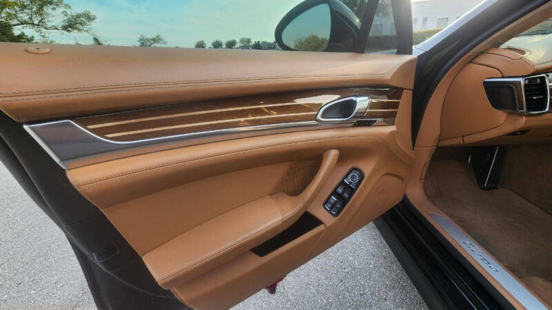 2012 Porsche Panamera Turbo