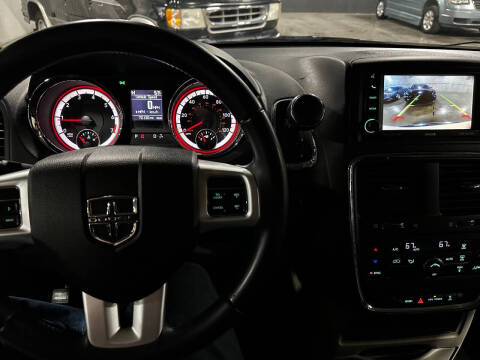 2011 Dodge Grand Caravan Crew