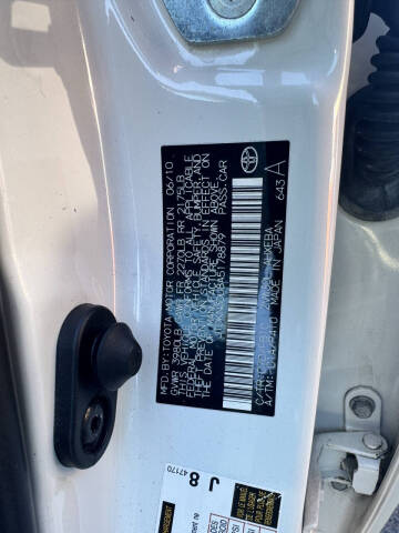 2010 Toyota Prius III