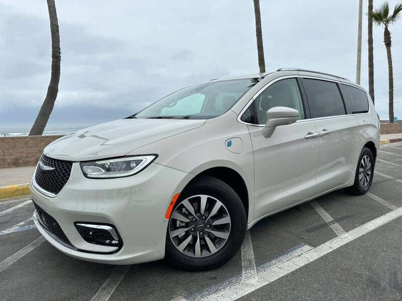 2021 Chrysler Pacifica Hybrid for sale at San Diego Auto Solutions in Oceanside CA