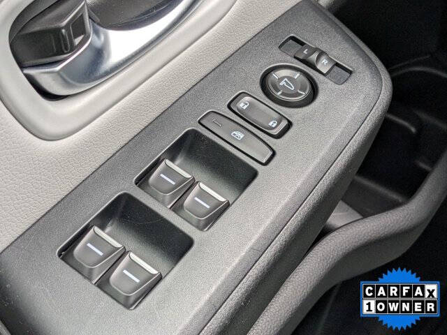 2023 Honda Pilot EX-L w/Rear Captain's Chairs