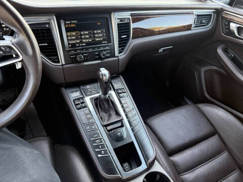 2015 Porsche Macan Turbo