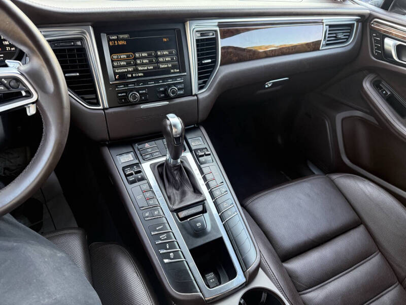 2015 Porsche Macan Turbo