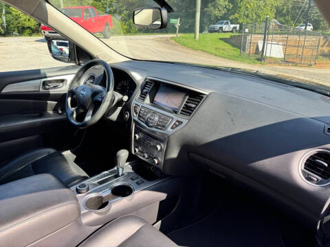 2017 Nissan Pathfinder SL