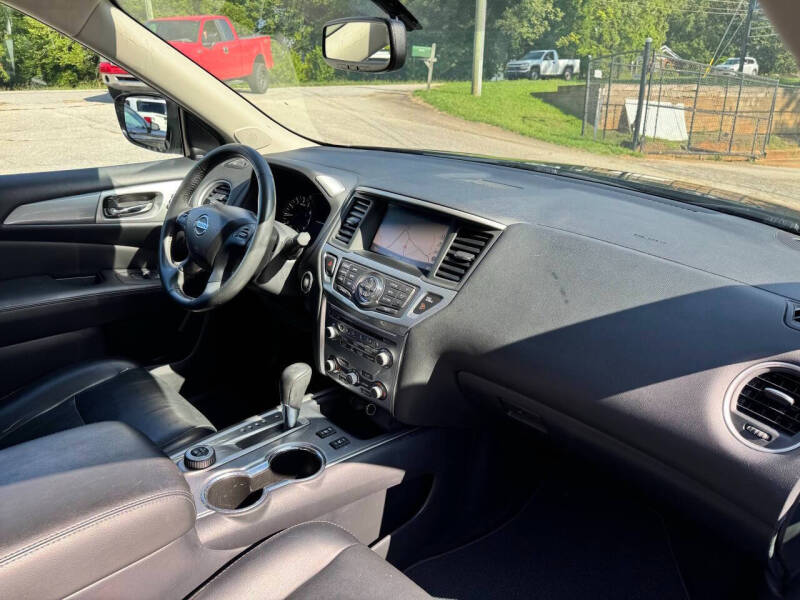 2017 Nissan Pathfinder SL