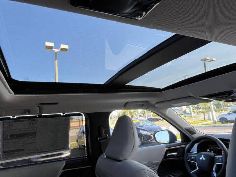 2025 Mitsubishi Outlander SEL Platinum Edition