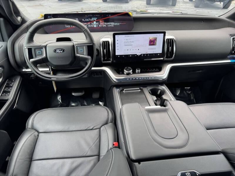 2025 Ford Expedition Platinum