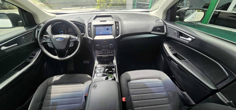 2020 Ford Edge SE