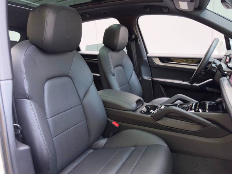 2024 Porsche Cayenne S