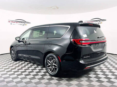 2027 Chrysler Pacifica Limited
