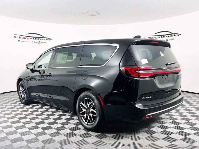 2027 Chrysler Pacifica Limited