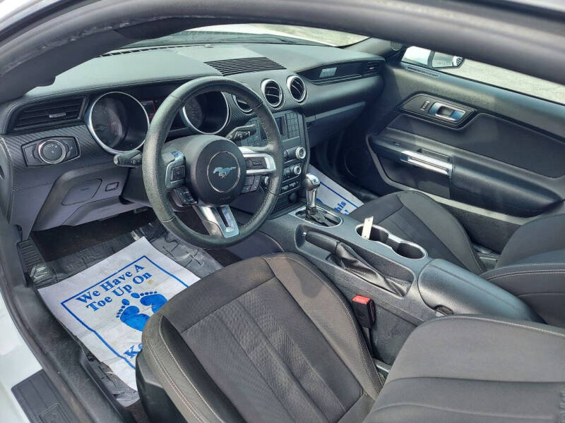 2022 Ford Mustang EcoBoost