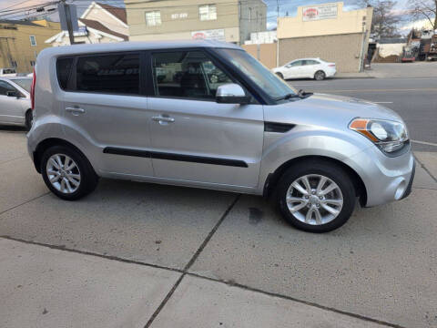 2013 Kia Soul +