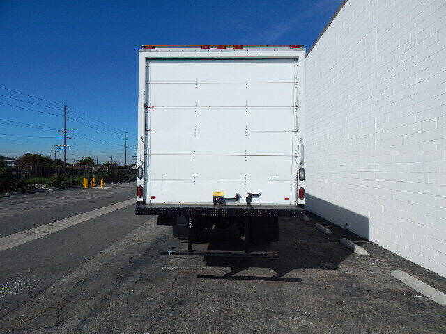 2014 Freightliner M2 106