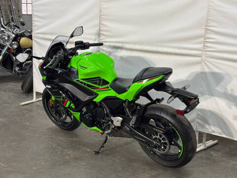 2024 Kawasaki Ninja 650 KRT