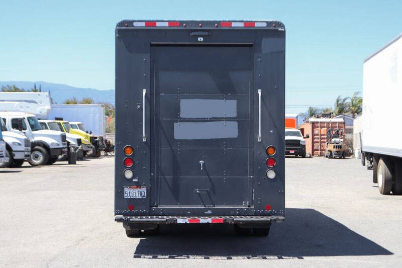 2020 Freightliner MT45 Chassis