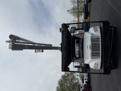 2019 Freightliner M2 106