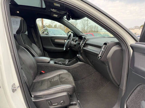 2021 Volvo XC40 T5 R-Design