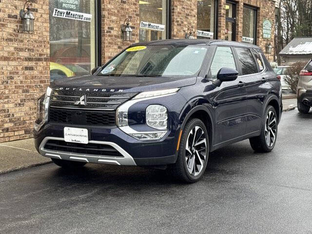 2022 Mitsubishi Outlander for sale at The King of Credit in Clifton Park NY