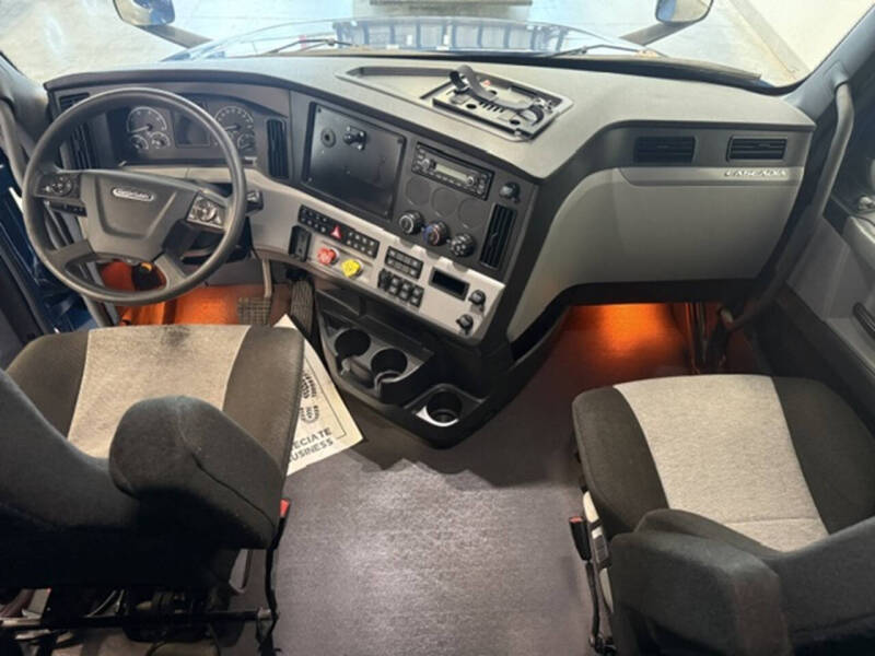 2021 Freightliner Cascadia