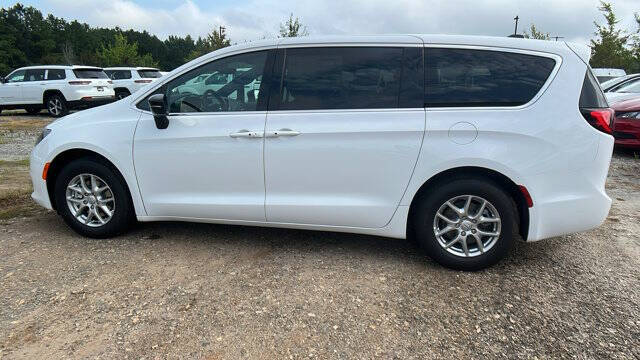 2026 Chrysler Voyager LX